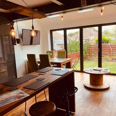 Lovely Semi-Beach 2X Pubs -5 Min Walk-Pets Welcome-Parking-Garden Scalby  外观 照片