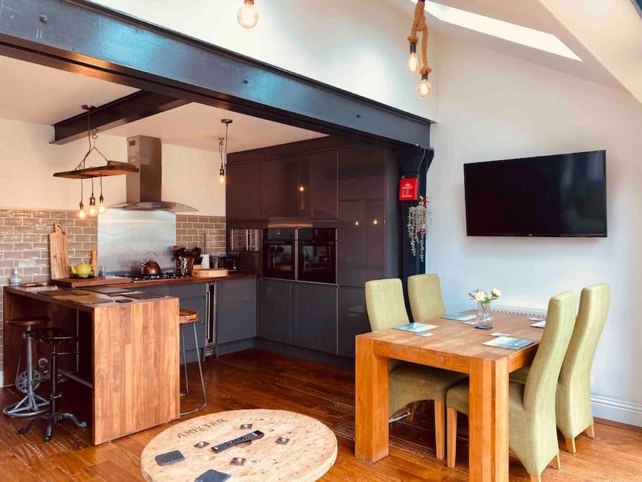 Lovely Semi-Beach 2X Pubs -5 Min Walk-Pets Welcome-Parking-Garden Scalby  外观 照片