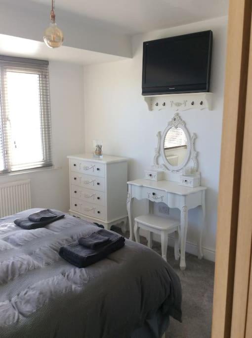Lovely Semi-Beach 2X Pubs -5 Min Walk-Pets Welcome-Parking-Garden Scalby  外观 照片