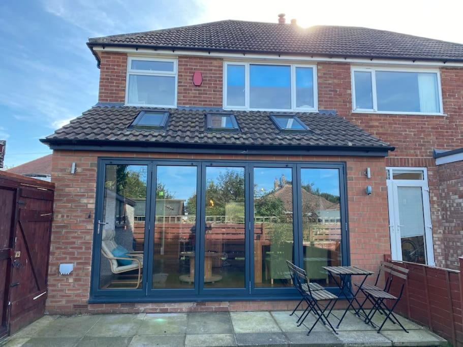 Lovely Semi-Beach 2X Pubs -5 Min Walk-Pets Welcome-Parking-Garden Scalby  外观 照片