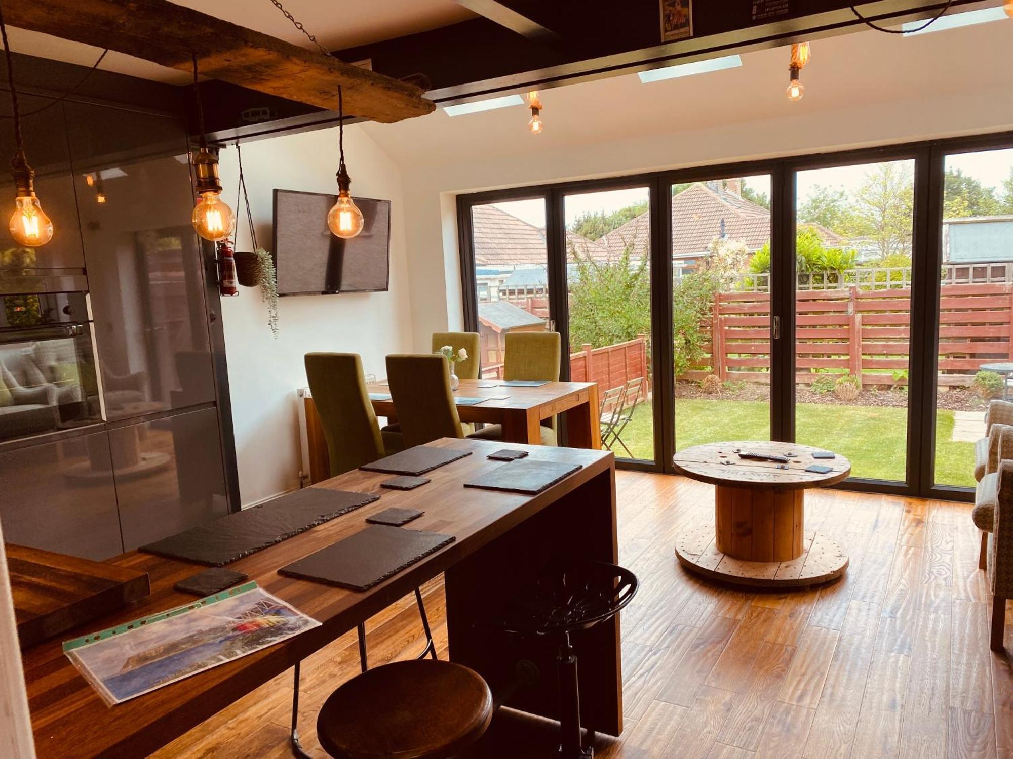 Lovely Semi-Beach 2X Pubs -5 Min Walk-Pets Welcome-Parking-Garden Scalby  外观 照片